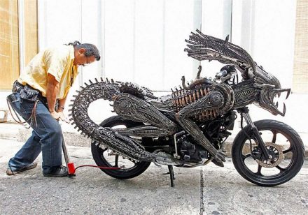 Motocicleta Alien