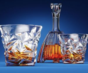 Vasos escoceses de whisky cortados por diamante