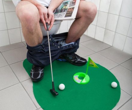 Mini golf para inodoro