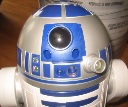 R2-D2 controlado por voz