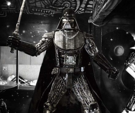 Estatua de metal de Darth Vader