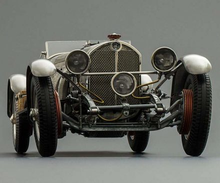Modelos de coches de carreras montados a mano