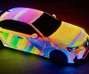 Lexus cubierto de LEDs
