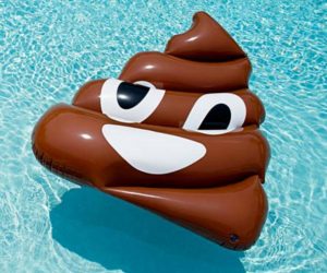 Colchoneta inflable emoji Poop gigante