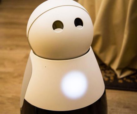 Robot personal Kuri para casa