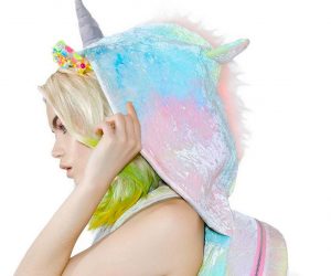 Mochila de unicornio arco iris con capucha