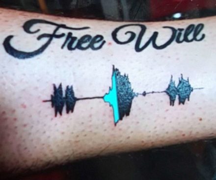 Tatuajes de ondas de sonido