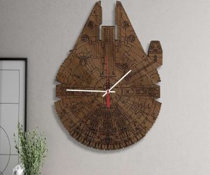 Reloj de madera de pared del Halcón Milenario